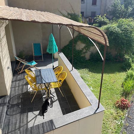 Gite Avec Terrasse Saint-Saturnin  Buitenkant foto